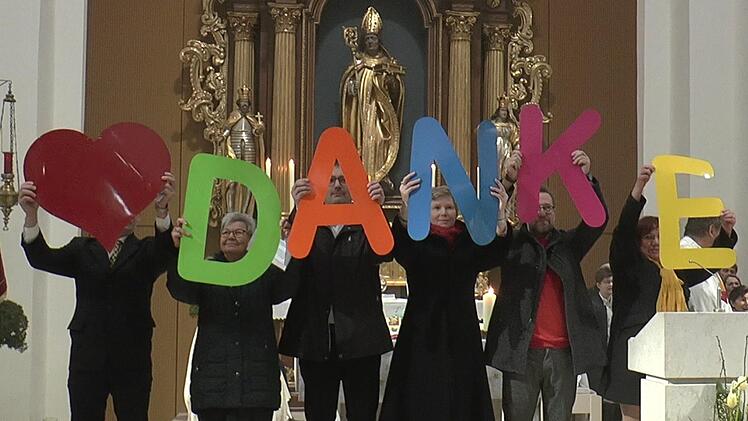 Die Kirchenverwaltung sagte "Danke" an alle, die bei der Renovierung mitgewirkt haben.