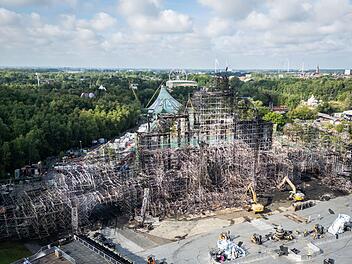 Feuer zerstört Hauptbühne von Tomorrowland-Festival