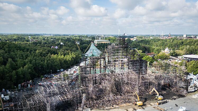 Feuer zerstört Hauptbühne von Tomorrowland-Festival