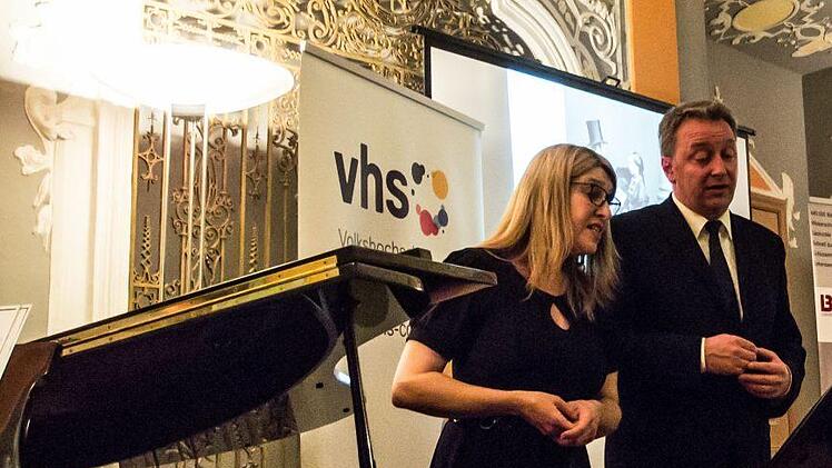 Albert und Victoria  standen im Mittelpunkt eines Abends, den die Musikwissenschaftlerin Angelika Tasler, Judith Kuhn und Martin Trepl gestalteten.