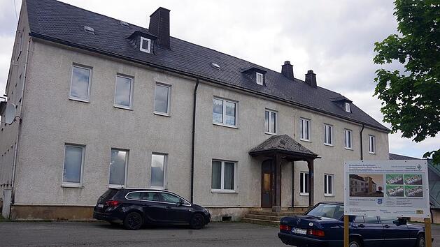 Die größte Investitionsmaßnahme in diesem Jahr ist die Baumaßnahme für die Alte Schule Hirschfeld mit 1 752 000 Euro.  Foto: Heike Schülein