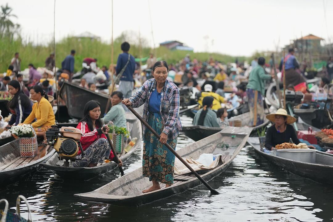 Schwimmender Markt in Myanmar