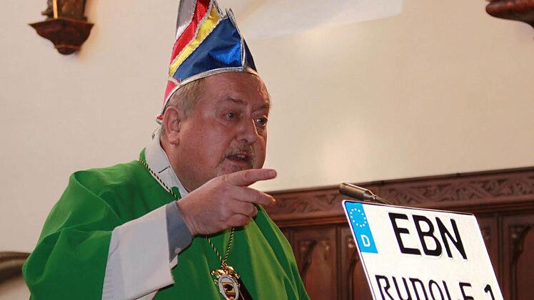 Hob auch den mahnenden Finger: Pater Rudolf Theiler.