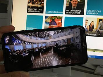 In Würzburg übertrug TV Mainfranken schon den Neujahrsempfang der Stadt. Nun interessierte sich auch der Stadtrat in Bad Brückenau für Livestreams oder Ähnliches.  Foto: Lucas Kesselhut