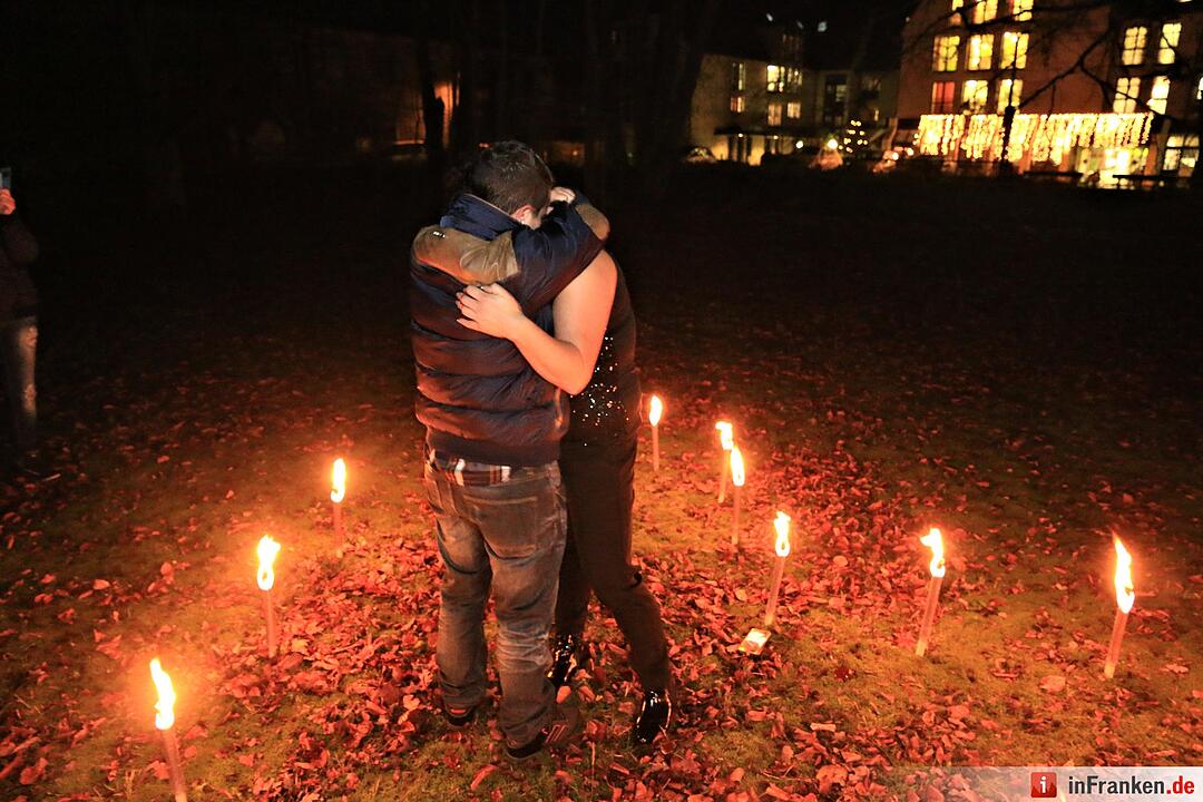 Ela gesteht Stefanie in Burgfarrnbach ihre Liebe