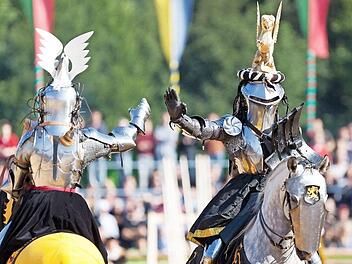 Bei der Vorführung von "Un Paso Honroso" auf der Veste steht die ritterliche Kampf- und Reitkunst im Mittelpunkt.  Foto: Stadt Sankt Wendel