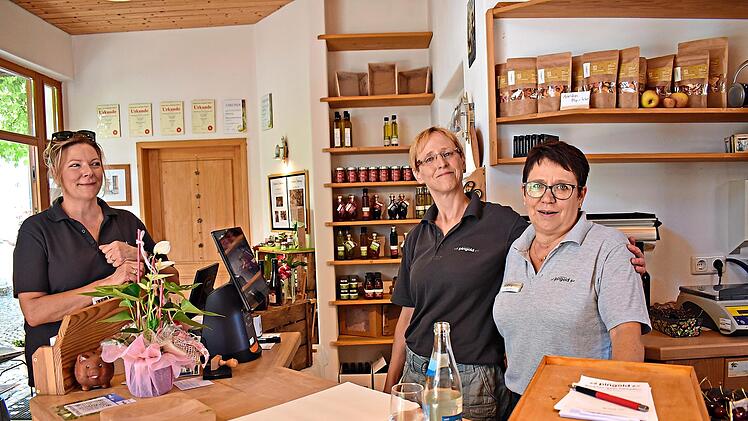 Susanne Pingold, Yvonne Geschwandner und Heike Mirsberger sind das Team in Pingolds Hofladen.Petra Malbrich