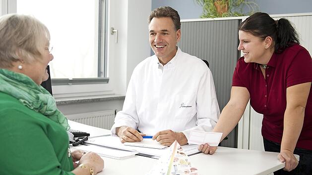 Zwei Experten für Diabetes: Frank Schröder (links) und die Diabetesberaterin der Haßberg-Kliniken, Diana Kerzinger (rechts) Foto: Sybille Thomé
