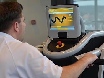 Jürgen Schmitt im eGym-Zirkel.