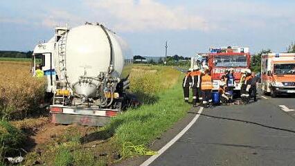 Der Silozug kam ebenfalls von der Fahrbahn ab.