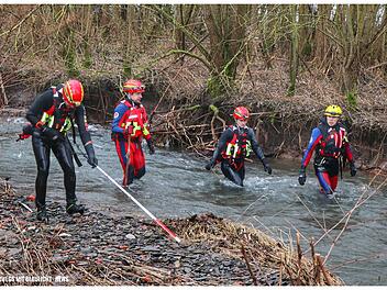 Sonneberg: Vierfache Mutter verunglückt nach Faschingsfeier in Fluss - Feuerwehren, BRK und mehr im Einsatz