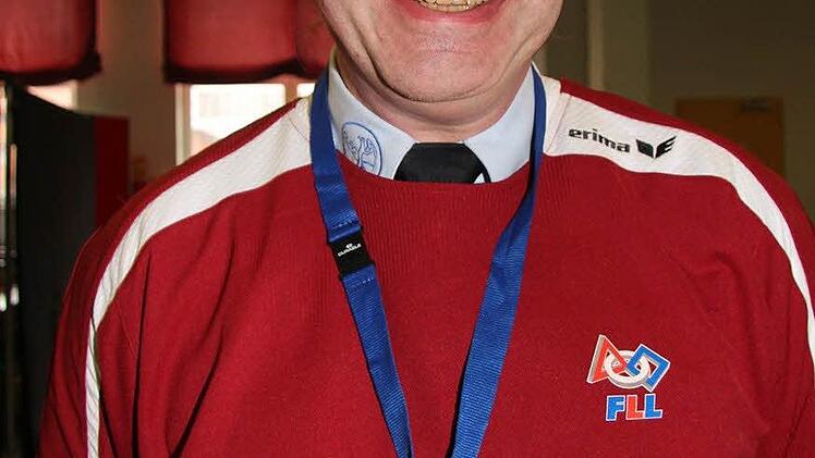 Martin Latz von der DLRG war von einem Referat von schwimmenden Häusern zutiefst beeindruckt.