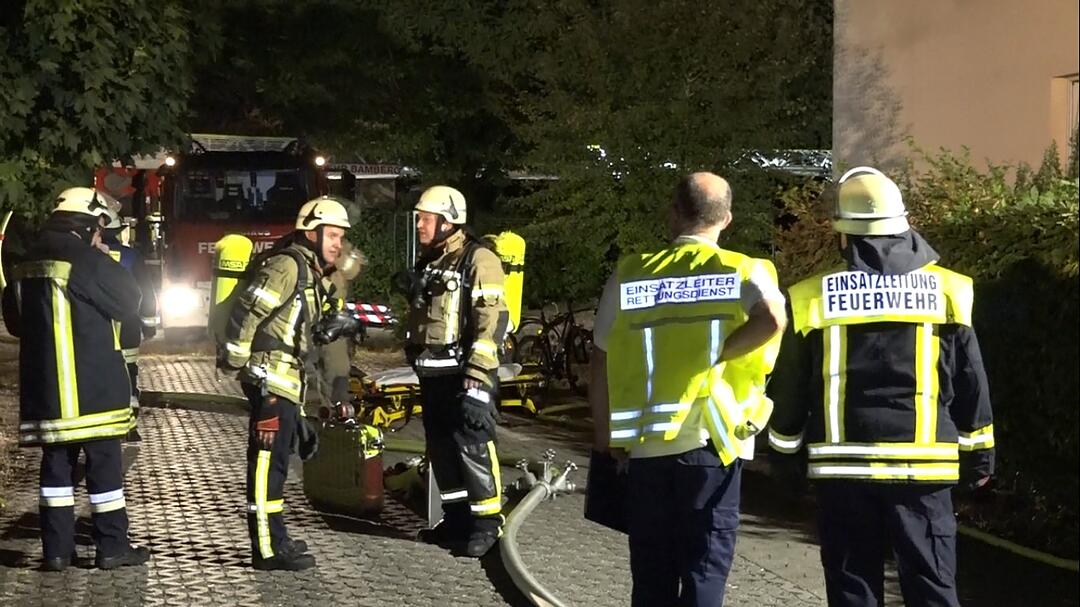 Bamberg: Brand in Mehrfamilienhaus - Feuerwehr findet leblosen Bewohner