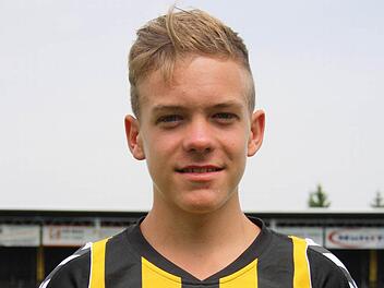 Das Trikot des FC Bayern Hof wird Noah Schorn im Sommer ausziehen und zum Bundesligisten TSG 1899 Hoffenheim wechseln. Foto: Lang