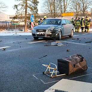Tödlicher Unfall auf B303, Fußgängerin bei Himmelkron überfahren