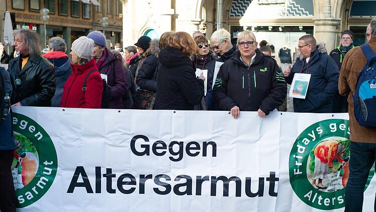 Der Demo gegen Altersarmut, die vor wenigen Tagen stattfand, will der VdK im März eine Großdemo folgen lassen. Auch im Kreisverband Coburg wurde bereits zur Teilnahme aufgerufen. Mehrere Busse voller Teilnehmer sollen nach München rollen.CT-Archiv