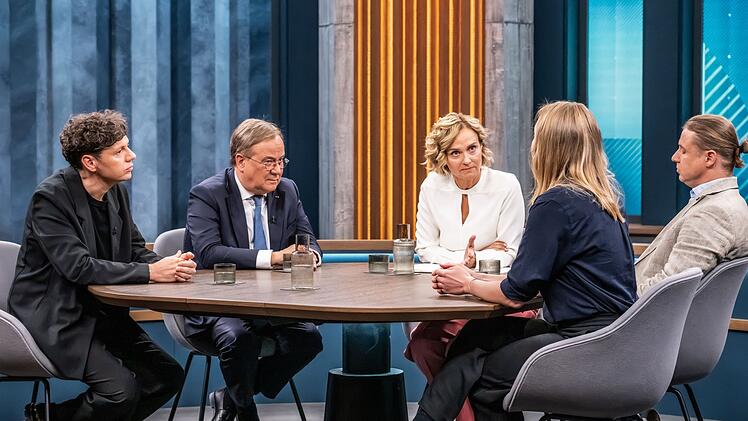 Caren Miosga (Mitte) sprach mit ihren G&auml;sten &uuml;ber die in Sachsen-Anhalt anstehenden Landtagswahlen.