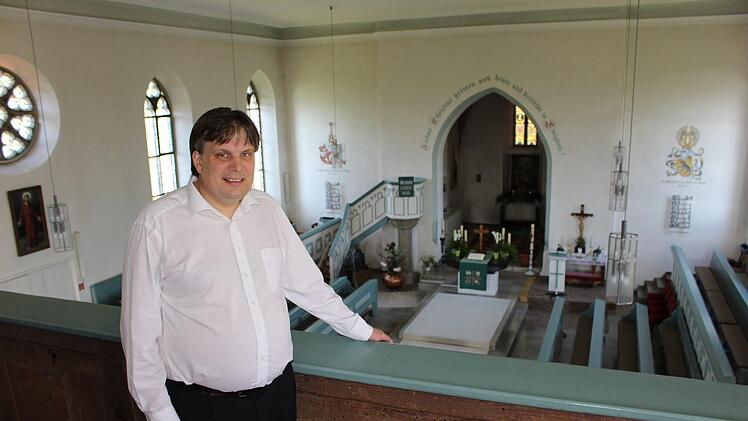 Pfarrer Carsten Friedel in seiner Kirche in Geroda Foto: Julia Raab