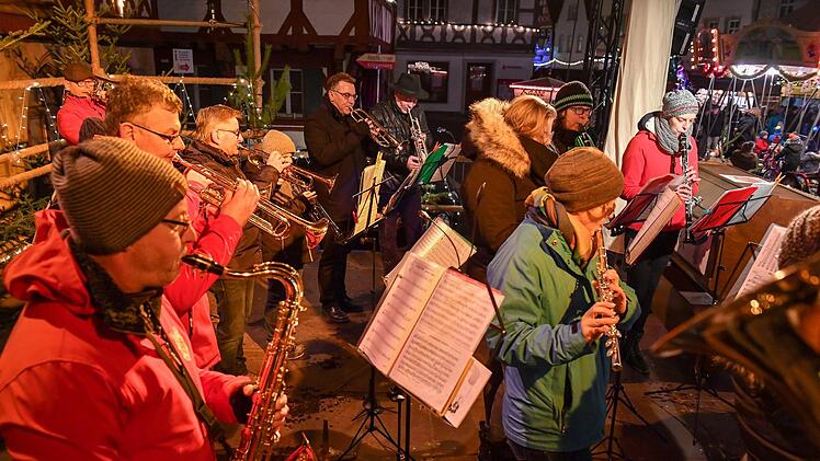 Der Musikverein Pautzfeld ist eines von rund 20 Ensembles und Solokünstlern, die den Forchheimer Weinachtsmarkt den musikalisch passenden Rahmen geben.