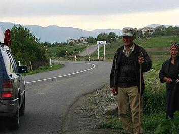 Am Straßenrand in Georgien.  Fotos: Privat