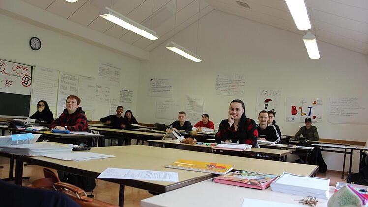 Die Berufssch&uuml;ler aus dem Einzelhandel erf&uuml;llen momentan eine sehr wichtige Arbeit.