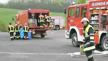An Feuerwehr und Materialien für den Einsatz war alles geboten.