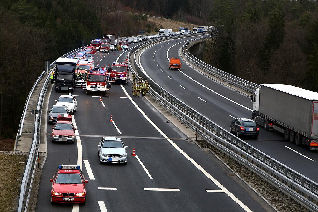 Geisterfahrer verursacht Unfall auf der A73