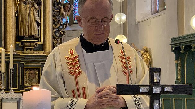 Pfarrer Hans Roppelt hat mitgeteilt, dass es im April so gut wie keine Präsenzgottesdienste im Pfarreienverbund Kulmbach Stadt und Land geben wird.