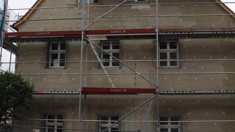 Rathausplatz Nr. 5 und 7 in Baiersdorf heute. Foto: Memmel