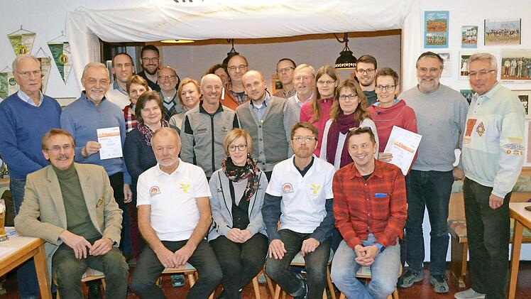 Die Erwachsenen, die die Bedingungen für das Deutsche Sportabzeichen erfüllt haben Fotos: Thomas Micheel