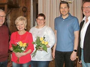 Ehrungen beim TTC Wallenfels für 50- und 25-jährige Vereinszugehörigkeit (von links) : Vorsitzender Horst Hofmann, Isabella Leipold, Nadine Drexel, Matthias Maier und Harald Barthel  Foto: Hans Franz