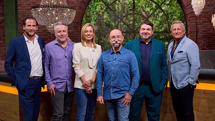 "Bares f&uuml;r Rares" ist der derzeit gr&ouml;&szlig;te Nachmittags-Hit des ZDF, von links: Julian Schmitz-Avila, Jan Cizek, Susanne Steiger, Moderator Horst Lichter, Daniel Meyer und Markus Wildhagen.