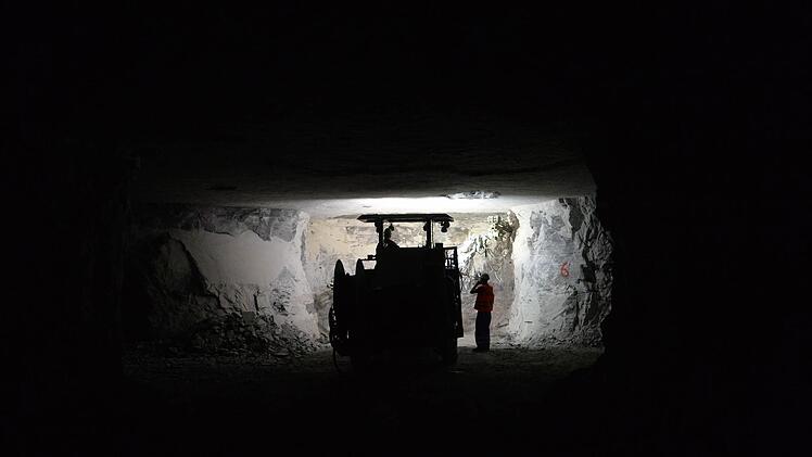 Am derzeitigen Grubenende unter dem Bullenheimer Berg wird gerade gebohrt. Foto: Ronald Rinklef