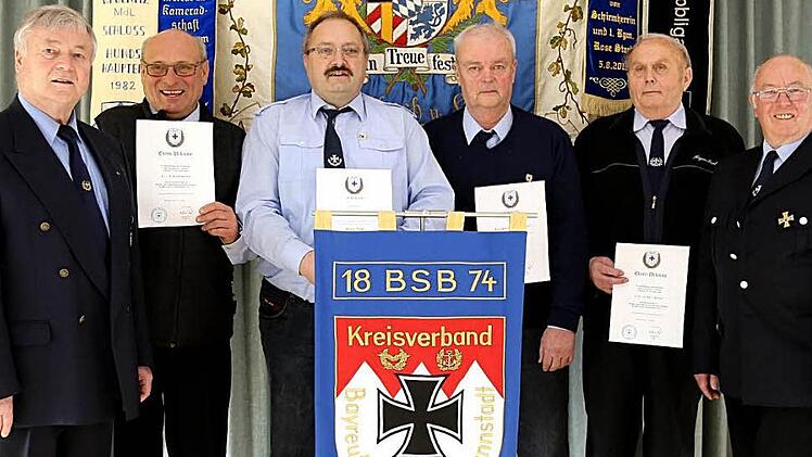 Klaus-Dieter Nitzsche, Erich Kohlmann, Hans Martin Dietsch, Reinhard Mühlhäuser, Alfred Herrmann und Vorsitzender Helmut Karrer bei der BSB-Kreissitzung Foto: Franz Gaöster