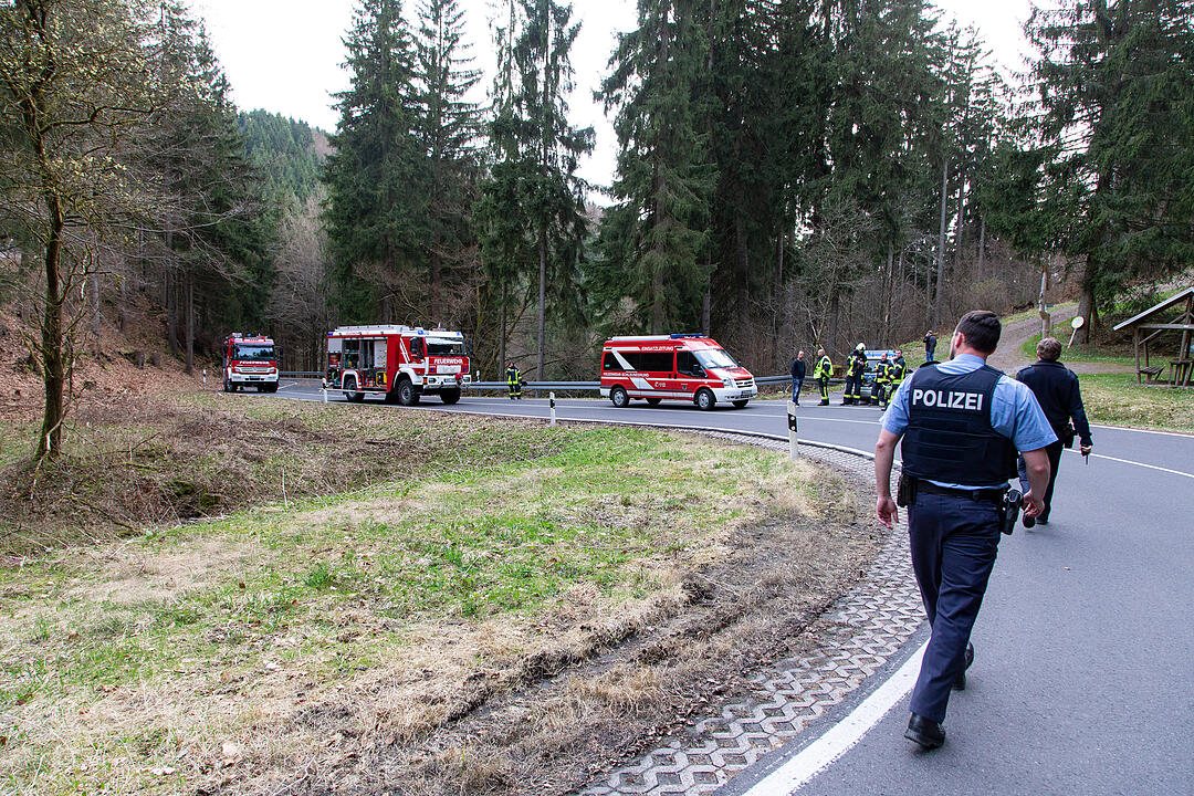 Motorrad kollidiert mit Linienbus: Coburger stirbt bei Unfall in Thüringen
