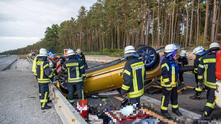 Ehepaar &uuml;berschl&auml;gt sich auf A3 bei Erlangen