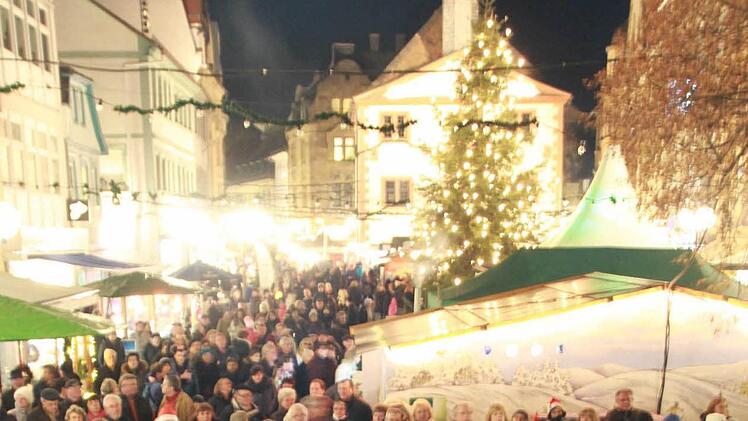 In die Jahre gekommen: Die Beleuchtung am Marktplatz.  Foto: C. Schmitt