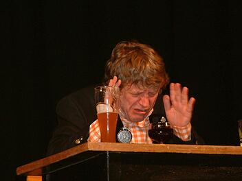 Erwin Pelzigs Kumpel, der  "süffelnde Protestant Dr. Göbel "Hans Franz