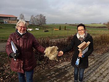Janet Emig (links) und Nadja Schneider freuen sich auf das neue Kooperationsprojekt aus der Rhön. Foto: Anna-Lena Bieneck