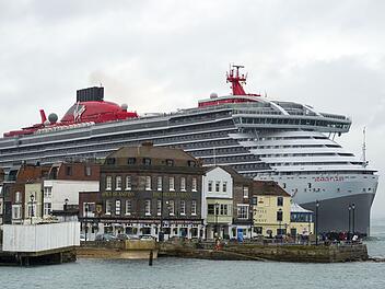 Kreuzfahrtschiff &laquo;Scarlet Lady&raquo;