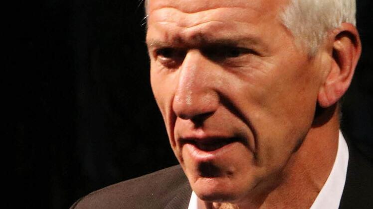 Klas Anderlik begrüßte die Besucher der Matinee "Jugend spielt für Jugend" im Landestheater Coburg.Foto: Jochen Berger