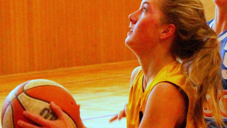 Mit 19 Punkten sorgte die Münsterschwarzacherin Aurelia Barthel in Oerlenbach für die meisten Körbe. Foto: Siegfried Thomas