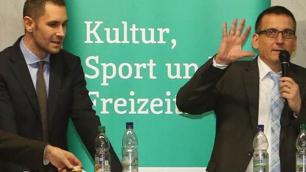 Endspurt in Thurnau: Gewinnt Herausforderer Martin Bernreuther (links) von der CSU die Stichwahl - oder Amtsinhaber Dietmar Hofmann (SPD/Offene Liste)? Foto: Barbara Herbst