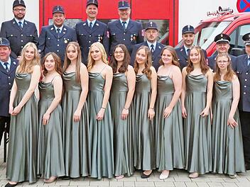 Der Festausschuss mit (v. li): Oliver Hofmann, Rosi Jörig, Stefan Vetter, Markus Brandner, Markus Heublein, Dieter Leicht, Harald Jörig, Michael Schramm, Michael Zillig, Christian Ziegler, Harald Zillig und Florian Wagner sowie die Ehrendamen