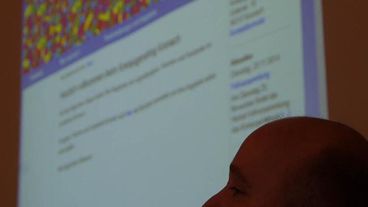 Bernd Seitz stellte die neue Homepage des Kreisjugendrings vor. Foto: Marco Meißner