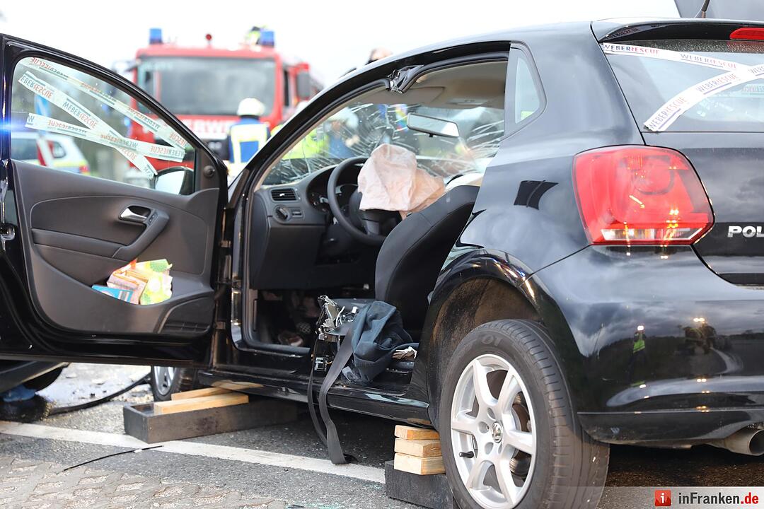 Ammerndorf: Zusammenprall zwischen drei  Autos – Frau schwer verletzt