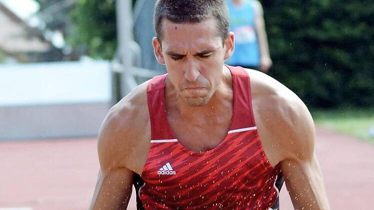 André Zahls Weitsprung wurde bei 6,46 Metern gemessen, das reichte ebenso wie seine 15,24 Sekunden über 110 Meter Hürden für Gold. Zudem holte der Herzogenauracher Bronze mit der Staffel.  Fotos: herzopress
