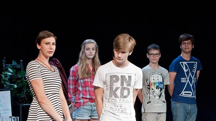 Mit der Produktion "Die rote Herbere" nach Balzac ist die Realschule CO II bei den Theatertagen vertreten.Foto: Jochen Bergerr