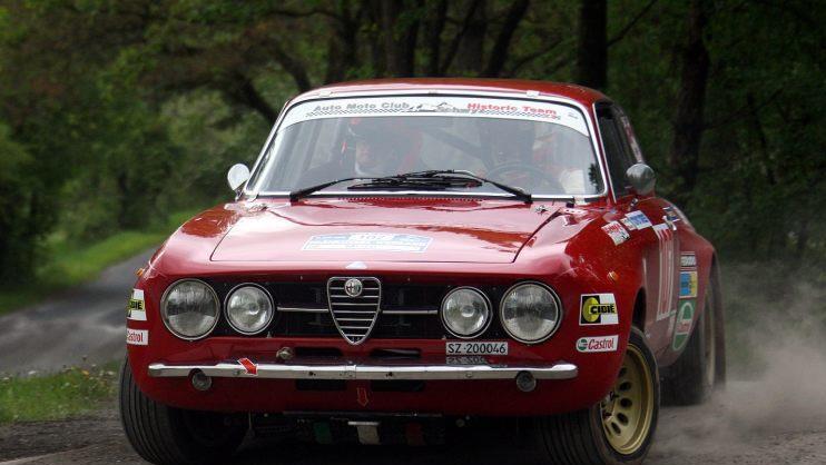 Wolfgang und Fabian Michalsky steuerten den Alfa Romeo Giulia präzise durch die WPs. Am Ende gewannen sie die Retro-Wertung, in der es auf Gleichmäßigkeit ankommt.