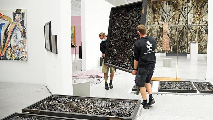 Weil die Kartoffeln, die der Künstler Robert Höfling im "Streichholzaltar" verwendet hat, von Brotkäfern befallen waren, musste das Kunstwerk abgebaut und gegen Schädlinge behandelt werden.